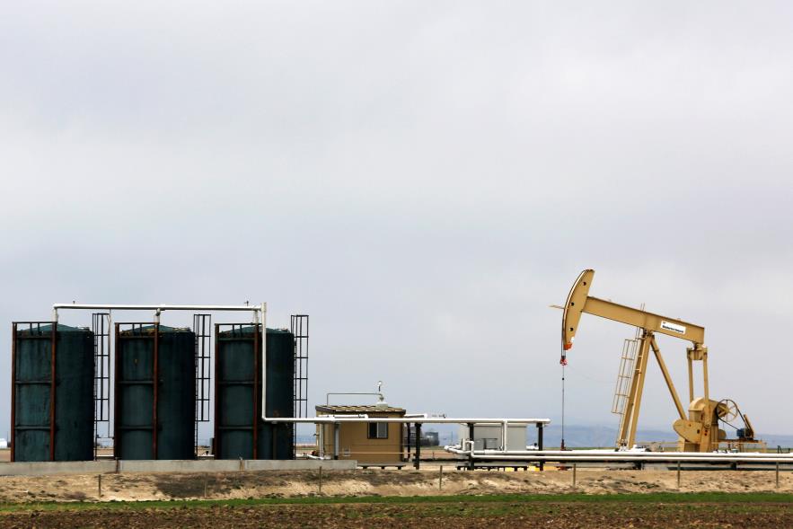 A TORC Oil & Gas pump jack is seen near Granum, Alberta, Canada May 6, 2020. REUTERS/Todd Korol/File Photo