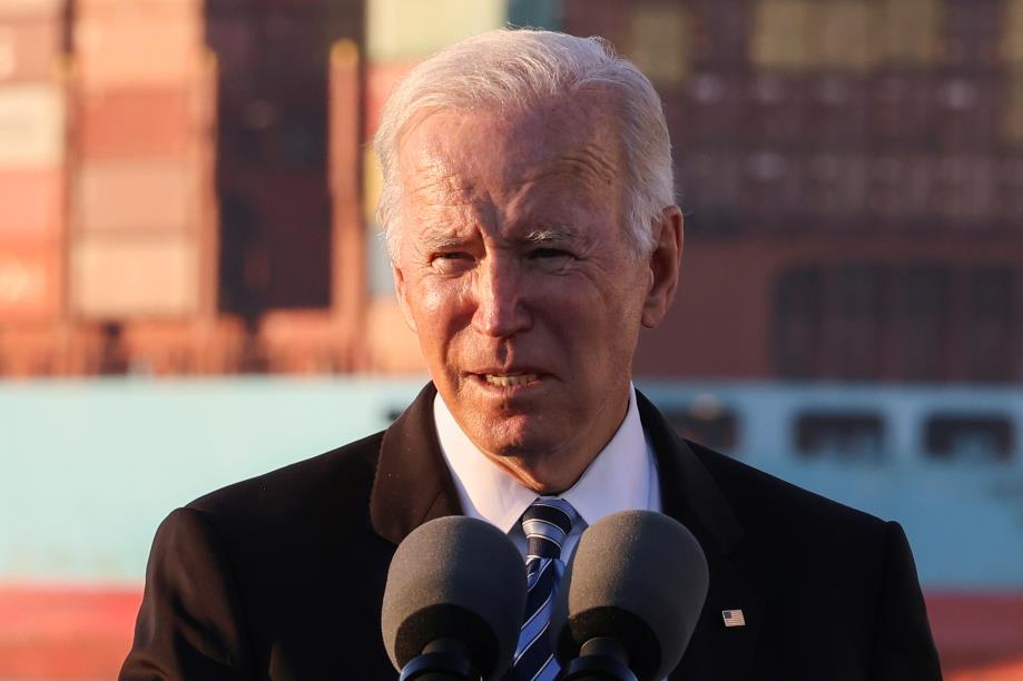 U.S. President Joe Biden delivers a speech during a visit to the Port of Baltimore, Maryland, U.S., November 10, 2021. REUTERS/Evelyn Hockstein