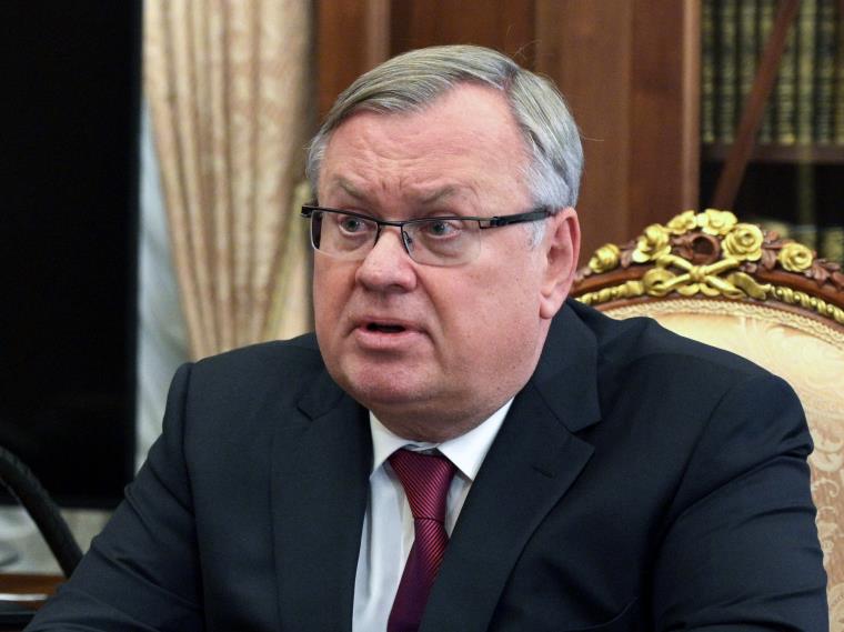 VTB bank Chief Executive Andrey Kostin talks to Russian President Vladimir Putin during their meeting at the Kremlin in Moscow, Russia March 16, 2020. Sputnik/Alexei Druzhinin/Kremlin via REUTERS 