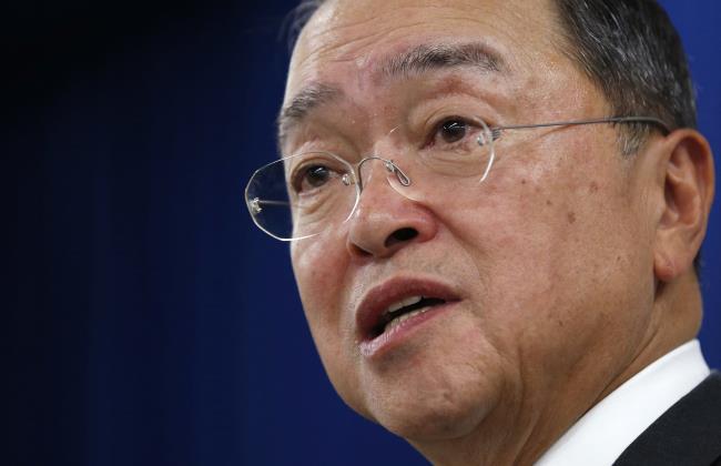 Japan's newly-appointed Economy, Trade and Industry Minister Yoichi Miyazawa speaks during a news co<em></em>nference at his ministry in Tokyo October 21, 2014.  REUTERS/Toru Hanai 