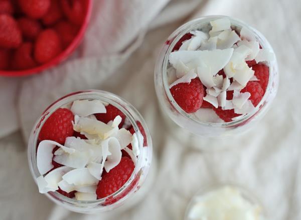 two cups of raspberry coco<em></em>nut overnight oats recipe