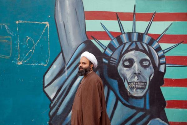 An anti-US mural in Tehran.