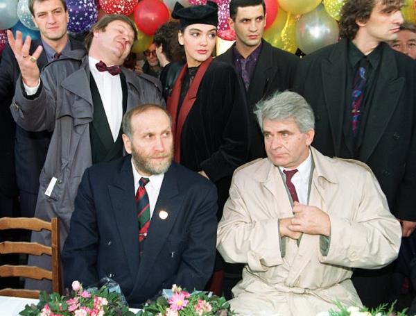 Bobby Fischer and Boris Spassky at a press co<em></em>nference after a rematch in Belgrade in November 1992.