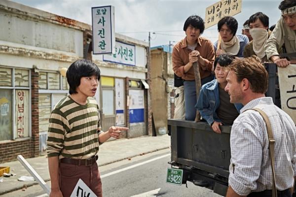 Ryu Jun-yeol plays Jae-sik in “A Taxi Driver.” (Showbox)