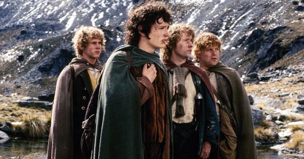 Elijah Wood as Frodo, Sean Astin as Sam, Billy Boyd as Pippin, and Dominic Mo<em></em>naghan as Merry in The Lord of the Rings: The Fellowship of the Ring