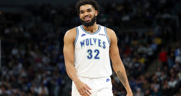 Knicks Acquire Karl-Anthony Towns From Wolves For Julius Randle, Do<em></em>nte DiVincenzo