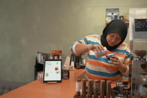 Let's Coopi Roasters Head of Operations, Nor Najmiah Arifah.