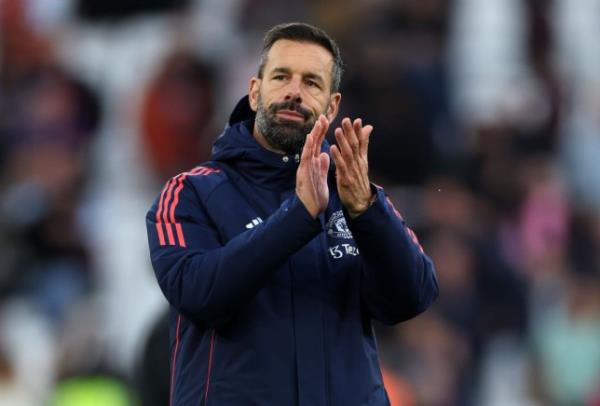 Ruud van Nistelrooy claps fans after the Premier League game between West Ham United and Manchester United