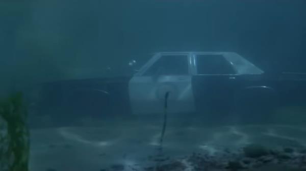 blues brothers 2000 underwater escape