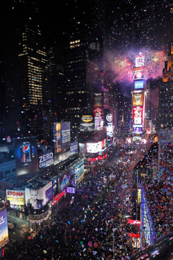 Tourists are again shelling out hundreds or thousands — of bucks tor the best views of the famed ball in Times Square.