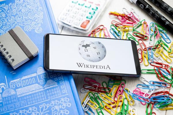 Wikipedia, the collaborative o<em></em>nline encyclopedia, draws an estimated 4 billion visits per month.