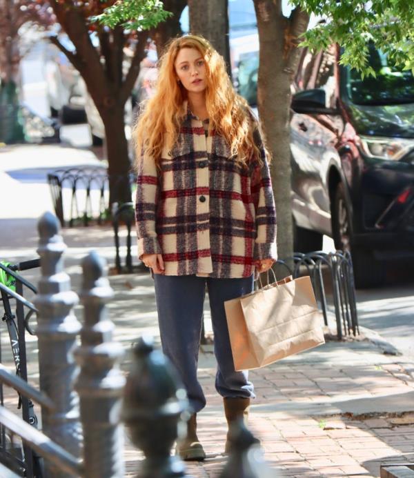 Blake Lively filming "It Ends With Us" in Hoboken, New Jersey on May 18, 2023