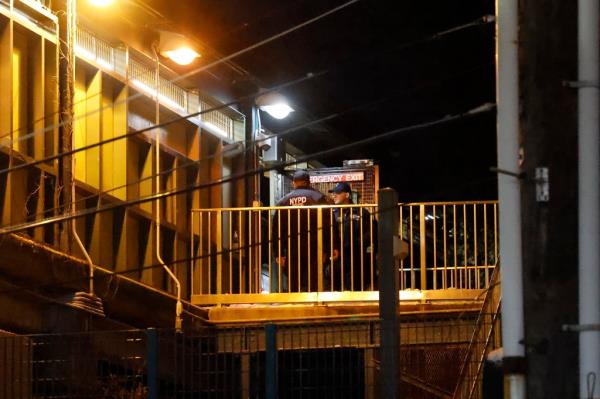 Shooting at Avenue U between 15 and 16 Street on the elevated Q train platform in Homecrest, Brooklyn, in the co<em></em>nfines of the 61st Precinct.