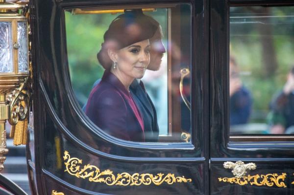 Kate Middleton at the welcoming procession for Emir of Qatar in Lo<em></em>ndon on Dec. 3