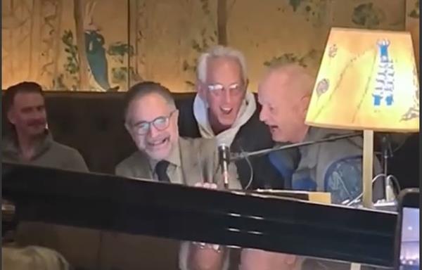 Bill Murray and Elliot Lurie crashed the set of pianist Robert Mosci at Bemelmans Bar