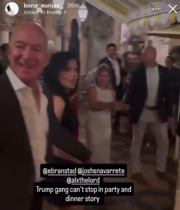 Jeff Bezos spotted havin<em></em>g dinner with Trump at Mar-a-Lago