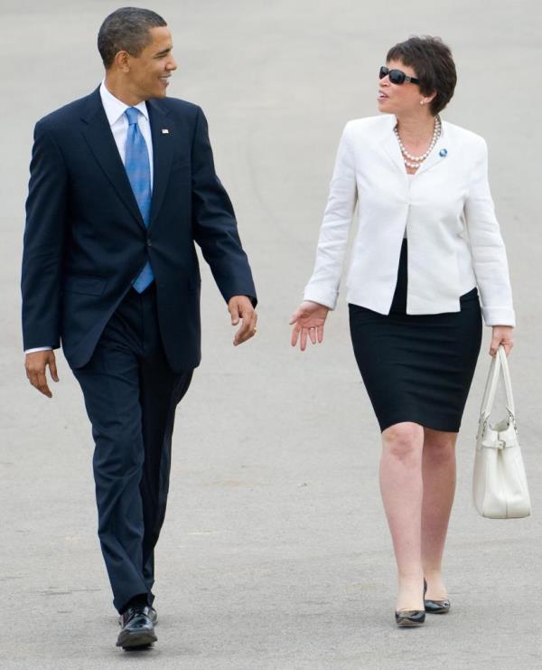 Barack Obama and Valerie Jarrett in Missouri in 2009