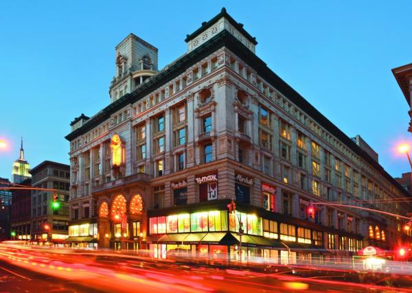 The 1896-vintage, cast-iron building at 620 Sixth Ave. co<em></em>ntinues to rebound after being half-empty following pandemic.